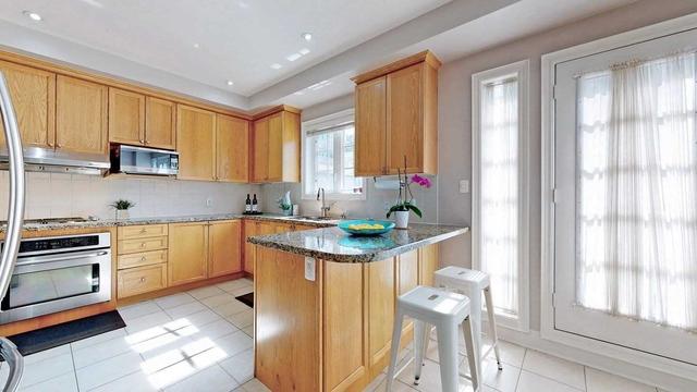 3 Roseberry Rd, House attached with 4 bedrooms, 5 bathrooms and 3 parking in Markham ON | Image 3