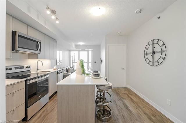 B509 - 3200 Dakota Common Common, House attached with 2 bedrooms, 1 bathrooms and 1 parking in Burlington ON | Image 3