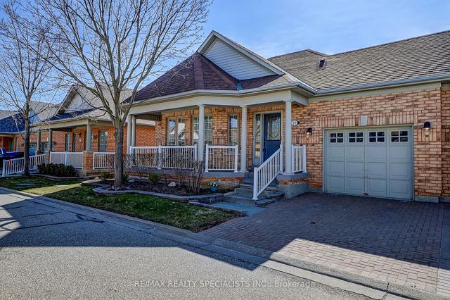 27 Amberhill Tr, Condo with 2 bedrooms, 2 bathrooms and 2 parking in Brampton ON | Image 12