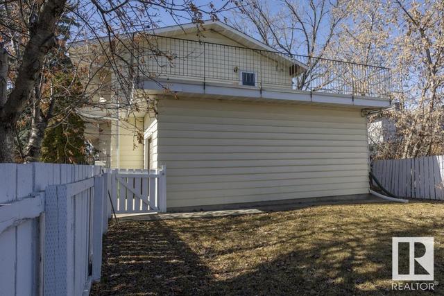 12214 108 Ave Nw, House semidetached with 4 bedrooms, 2 bathrooms and 2 parking in Edmonton AB | Image 3