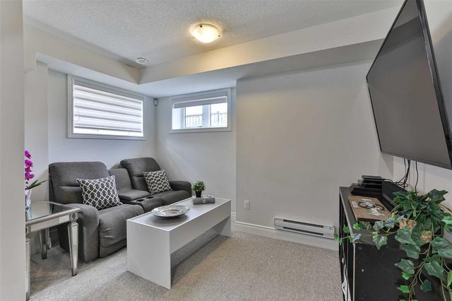 137 Norseman St, Townhouse with 3 bedrooms, 4 bathrooms and 2 parking in Toronto ON | Image 21