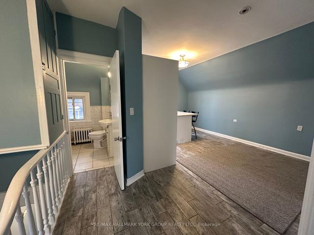 2 - 15 Burton Ave, House detached with 2 bedrooms, 1 bathrooms and 2 parking in Barrie ON | Image 14