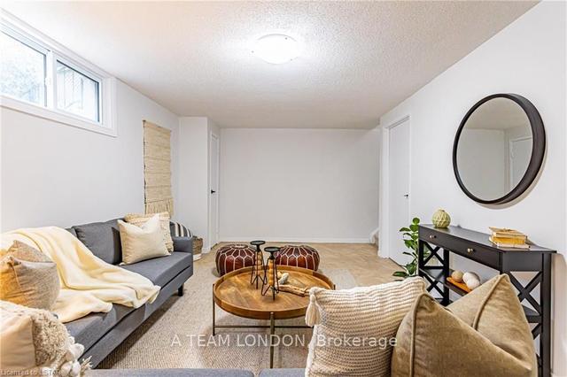 54 - 35 Waterman Ave, Townhouse with 3 bedrooms, 2 bathrooms and 1 parking in London ON | Image 21