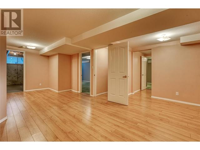 159 - 1634 Carmi Ave, House attached with 3 bedrooms, 3 bathrooms and 2 parking in Penticton BC | Image 23
