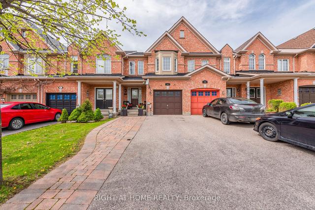 49 Oak Park Cres, House attached with 3 bedrooms, 3 bathrooms and 5 parking in Vaughan ON | Image 1