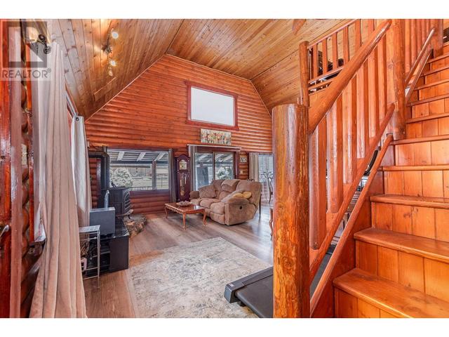 2370 Trans Canada Highway, House detached with 2 bedrooms, 1 bathrooms and 20 parking in Columbia Shuswap E BC | Image 21