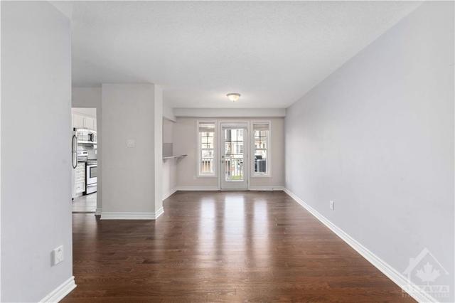 420 Rosingdale St, Townhouse with 2 bedrooms, 2 bathrooms and 3 parking in Ottawa ON | Image 7