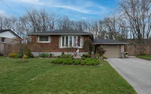 13 Leawood Dr, House detached with 2 bedrooms, 3 bathrooms and 5 parking in Grimsby ON | Image 1