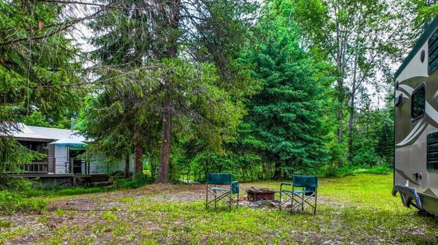 8918 Moyie Avenue, House detached with 2 bedrooms, 1 bathrooms and null parking in Central Kootenay B BC | Image 23