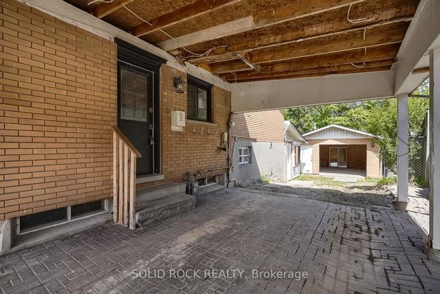 205 Village Rd, House detached with 3 bedrooms, 2 bathrooms and 3 parking in Kitchener ON | Image 23