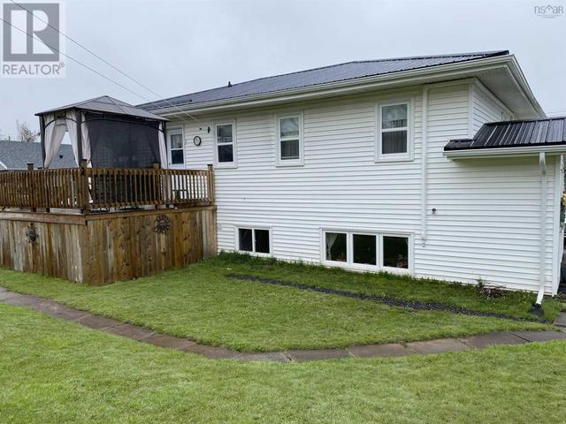120 Herbert St, House detached with 4 bedrooms, 3 bathrooms and null parking in New Glasgow NS | Image 5