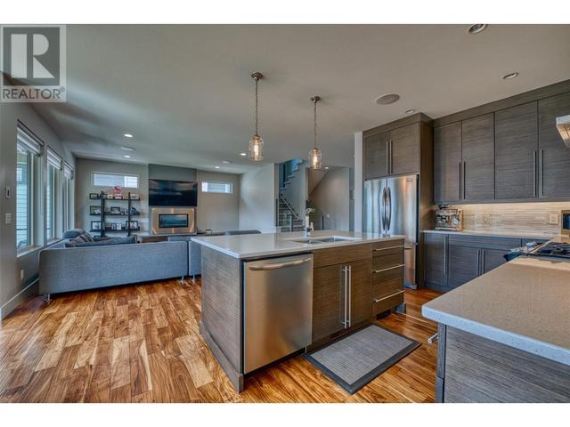 280 Quilchena Dr, House detached with 6 bedrooms, 3 bathrooms and 3 parking in Kelowna BC | Image 21