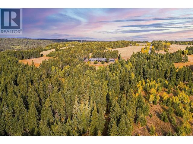1675 Hilltop Rd, House detached with 5 bedrooms, 5 bathrooms and null parking in Cariboo D BC | Image 40