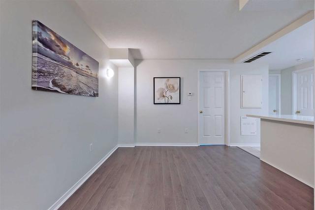 18 - 42 Pinery Tr, Townhouse with 2 bedrooms, 1 bathrooms and 1 parking in Toronto ON | Image 2
