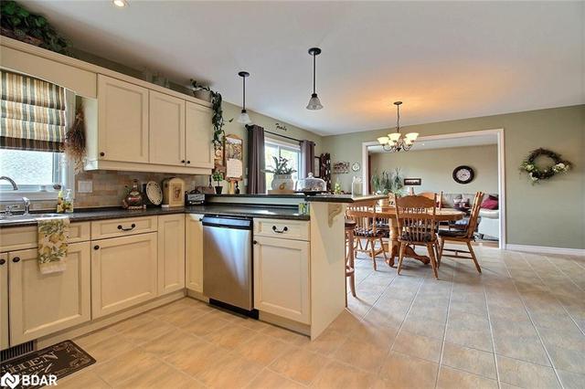 7 Essex Dr, House detached with 5 bedrooms, 3 bathrooms and 6 parking in Belleville ON | Image 9