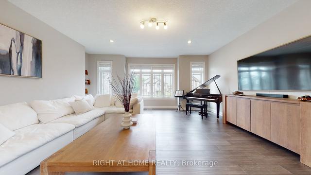 206 Spring Garden Dr, House detached with 3 bedrooms, 4 bathrooms and 4 parking in Waterloo ON | Image 9