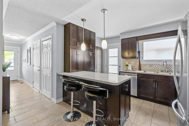 2350 Malcolm Cres, House detached with 3 bedrooms, 2 bathrooms and 3 parking in Burlington ON | Image 40