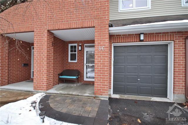 86 Selhurst Ave, Townhouse with 3 bedrooms, 3 bathrooms and 2 parking in Ottawa ON | Image 2