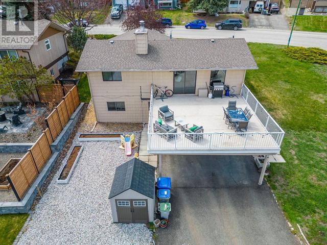 2113 Sifton Ave, House detached with 5 bedrooms, 2 bathrooms and null parking in Kamloops BC | Image 2
