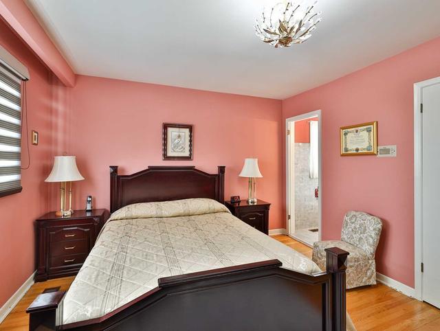 17 Hathor Cres, House detached with 4 bedrooms, 4 bathrooms and 6 parking in Toronto ON | Image 7