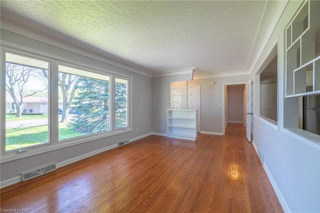 8835 Roosevelt St, House detached with 3 bedrooms, 2 bathrooms and 5 parking in Niagara Falls ON | Image 28