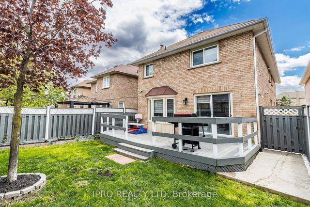 29 Cheviot Cres, House detached with 4 bedrooms, 4 bathrooms and 6 parking in Brampton ON | Image 33