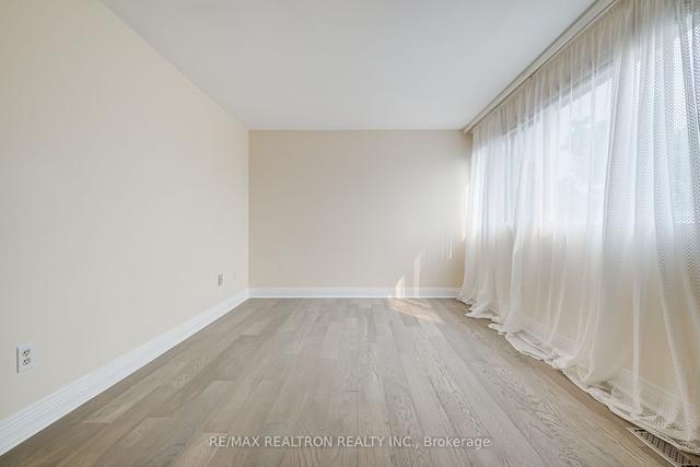 47 Laurie Shepway, Townhouse with 3 bedrooms, 2 bathrooms and 1 parking in Toronto ON | Image 21