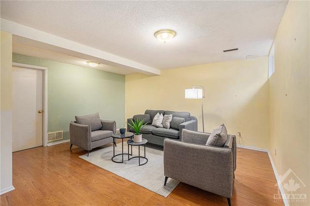 1724 Rodin Way, Townhouse with 3 bedrooms, 2 bathrooms and 1 parking in Ottawa ON | Image 22