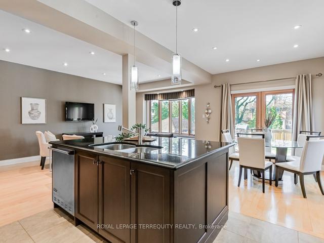 176 Joicey Blvd, House detached with 4 bedrooms, 4 bathrooms and 4 parking in Toronto ON | Image 6