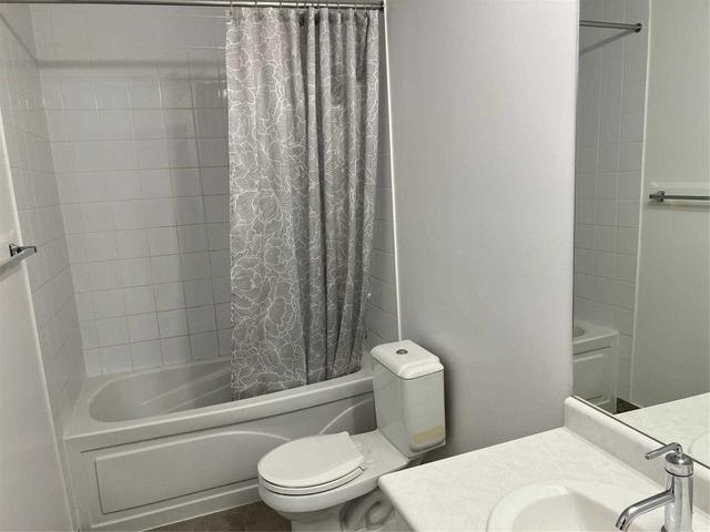 212. - 832 Bay St, Condo with 2 bedrooms, 1 bathrooms and 0 parking in Toronto ON | Image 4