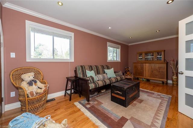 40 Gardiner St, House detached with 3 bedrooms, 2 bathrooms and 8 parking in Meaford ON | Image 9