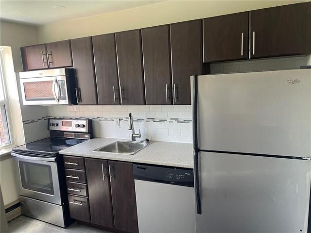 15 - 2 Grant Blvd, Condo with 1 bedrooms, 1 bathrooms and 1 parking in Hamilton ON | Image 2