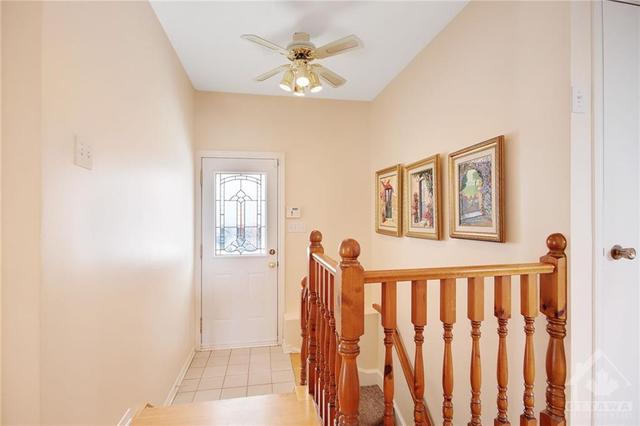 287 Montfort St, House detached with 3 bedrooms, 2 bathrooms and 2 parking in Ottawa ON | Image 24
