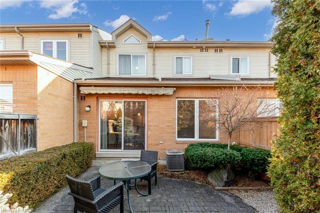 3 - 1121 Upper Village Dr, House attached with 3 bedrooms, 2 bathrooms and 2 parking in Mississauga ON | Image 30
