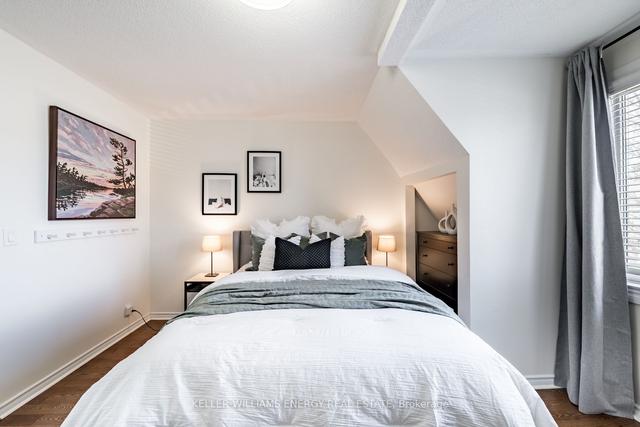 184 Pickering St, House semidetached with 2 bedrooms, 3 bathrooms and 1 parking in Toronto ON | Image 4