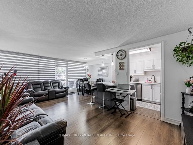 111 - 20 Sunrise Ave, Condo with 3 bedrooms, 2 bathrooms and 1 parking in Toronto ON | Image 22
