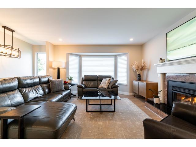 20548 95a Ave, House detached with 3 bedrooms, 3 bathrooms and 6 parking in Langley BC | Image 5