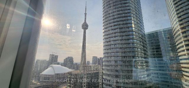 3712 - 10 York St, Condo with 1 bedrooms, 1 bathrooms and 0 parking in Toronto ON | Image 3