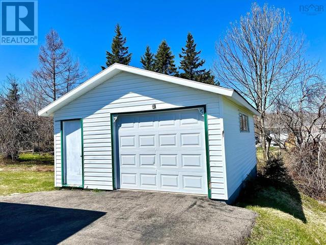 11 Halliday Street, House detached with 4 bedrooms, 2 bathrooms and null parking in Cape Breton NS | Image 6