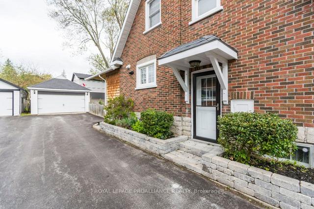 218 Foster Ave, House detached with 3 bedrooms, 2 bathrooms and 6 parking in Belleville ON | Image 23