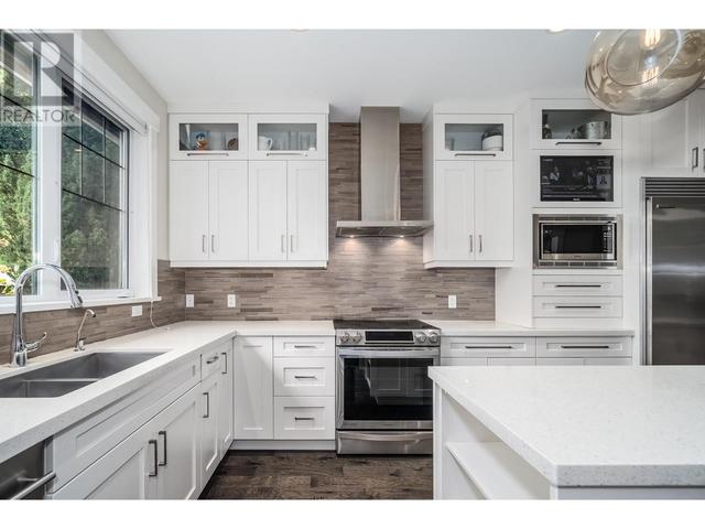180 E 17th Avenue, House detached with 5 bedrooms, 4 bathrooms and 1 parking in Vancouver BC | Image 14