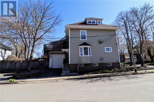 173 Church St, House detached with 5 bedrooms, 2 bathrooms and null parking in Moncton NB | Image 5