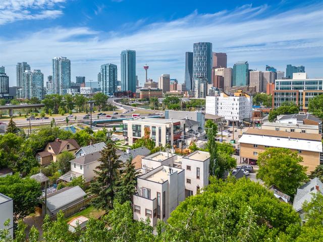 5 - 52 6 Street Ne, Home with 2 bedrooms, 2 bathrooms and 1 parking in Calgary AB | Image 4
