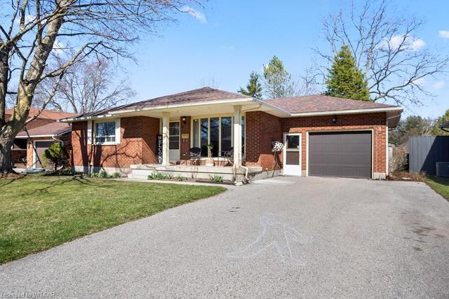 4 Howe Avenue, House detached with 3 bedrooms, 2 bathrooms and 7 parking in Tillsonburg ON | Image 1
