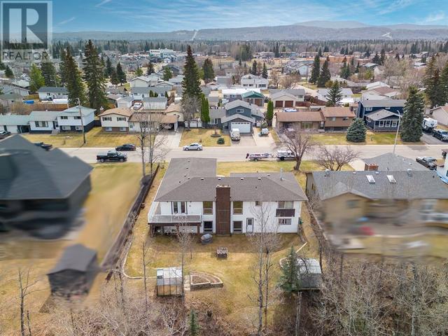4718 Sakwatamau Drive, House detached with 5 bedrooms, 3 bathrooms and 4 parking in Whitecourt AB | Image 4
