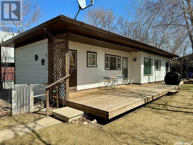 5 Maple Street, House detached with 2 bedrooms, 1 bathrooms and null parking in Grandview Beach SK | Image 2