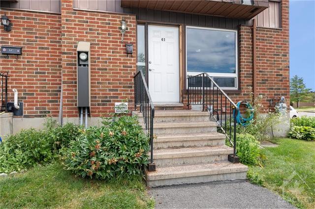 41 - 3520 Downpatrick Road, Townhouse with 4 bedrooms, 2 bathrooms and 1 parking in Ottawa ON | Image 2