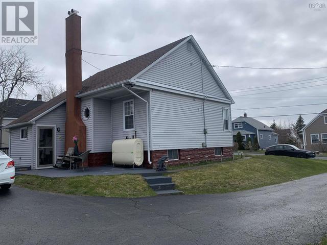 676 George St, House detached with 2 bedrooms, 2 bathrooms and null parking in Cape Breton NS | Image 35