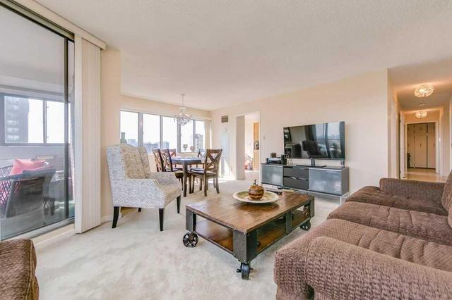 911 - 50 Elm St E, Condo with 3 bedrooms, 2 bathrooms and 2 parking in Mississauga ON | Image 4