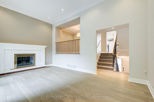 47 Laurie Shepway, Townhouse with 3 bedrooms, 2 bathrooms and 1 parking in Toronto ON | Image 38